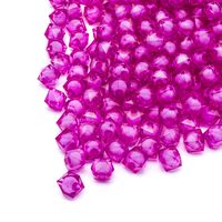 Бусины пластиковые "Граненый куб" (10 мм; малиновый)