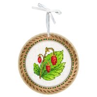 Набор для вышивания на деревянной основе "Миниатюра. Дачные ягоды. Земляника" (100х100 мм)